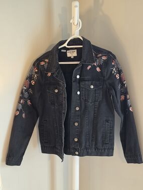 Velvet Heart Black Embroidered Floral Denim Jacket
